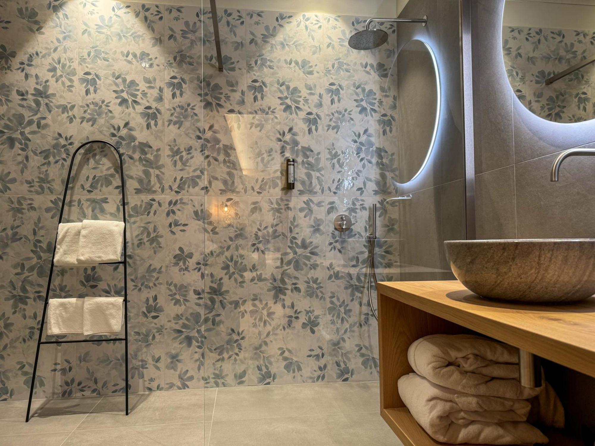 Vivi Suites & Spa - Boutique Guest House Molveno Exterior photo