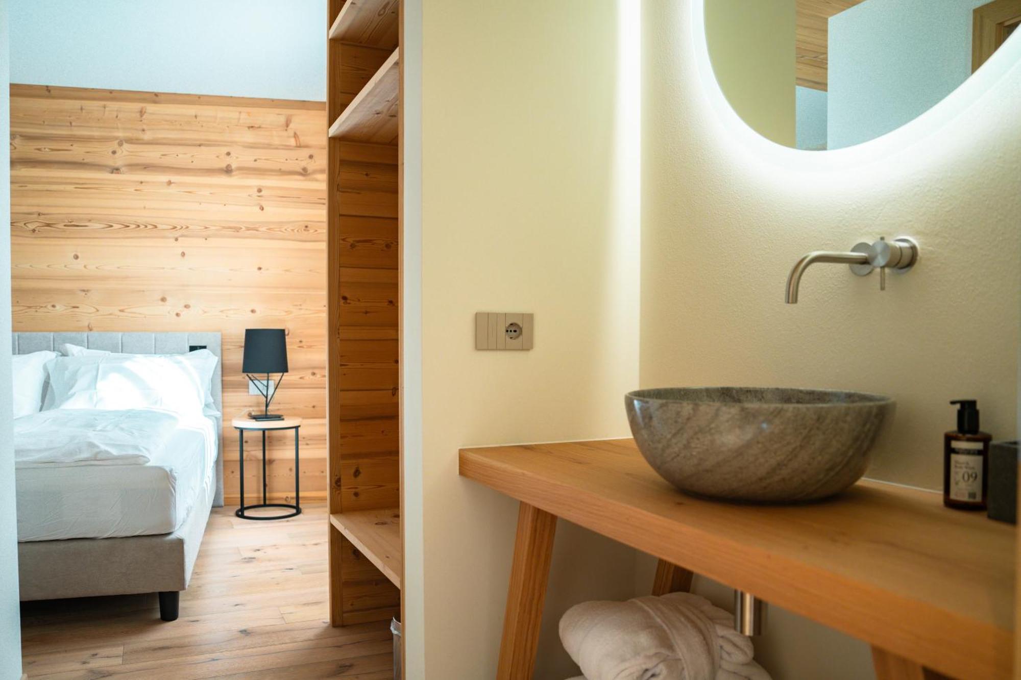 Vivi Suites & Spa - Boutique Guest House Molveno Exterior photo